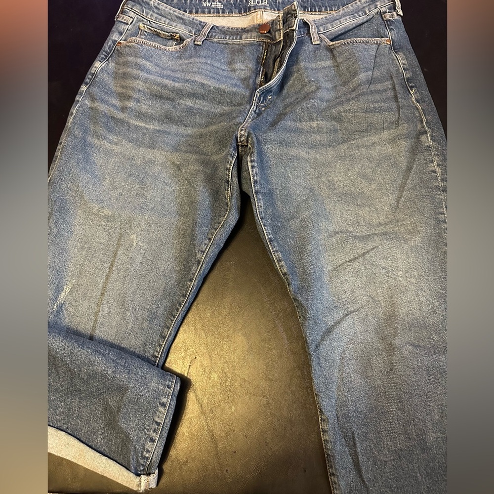 a.n.a Relaxed Fit Blue Mid rise boyfriend  Jean